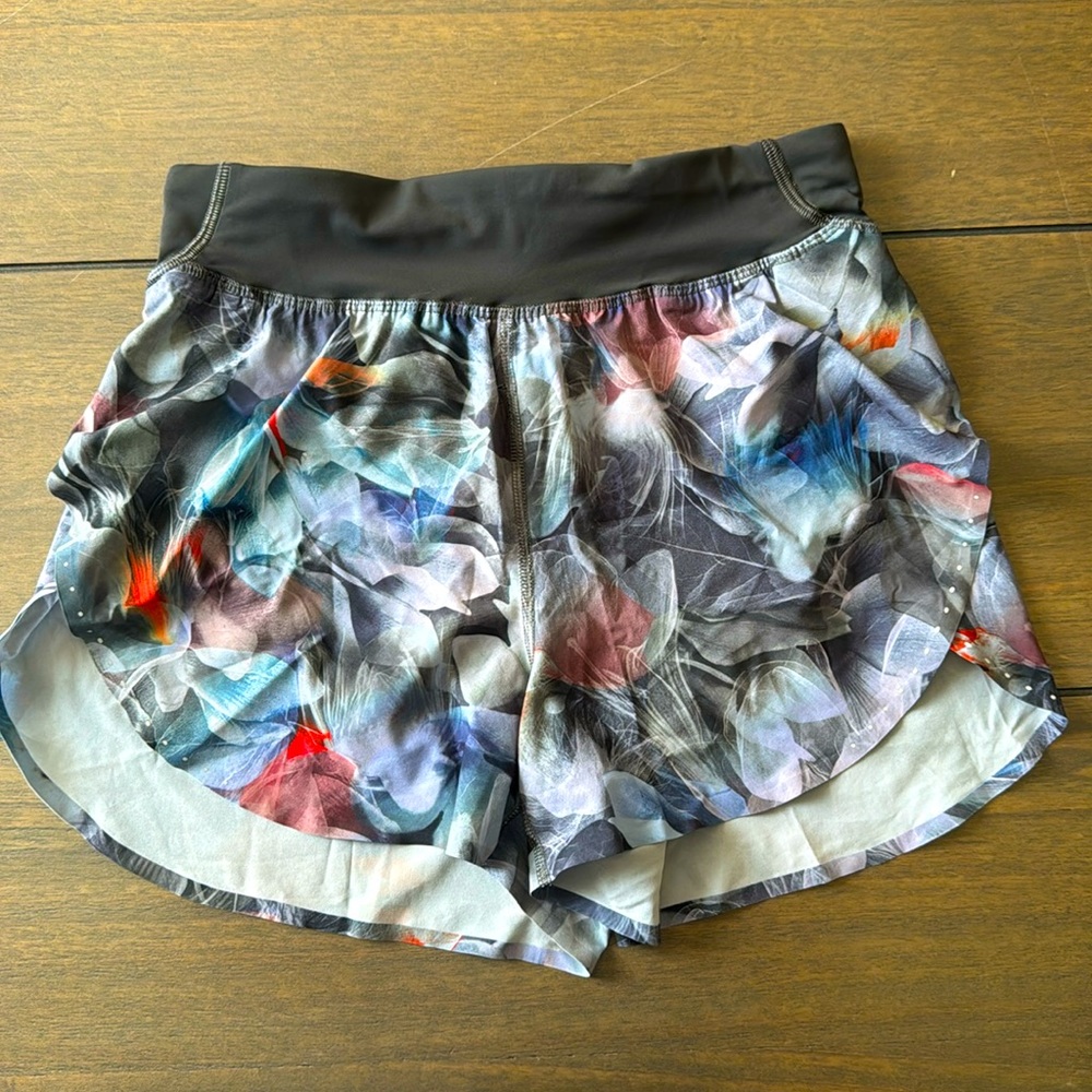 🍋 Lululemon Fast and Free shorts